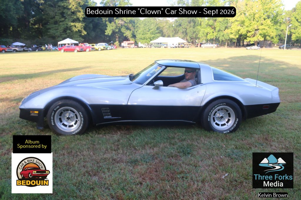 Silver C3 Corvette at the Bedouin Shrine Clown Unit Car Show